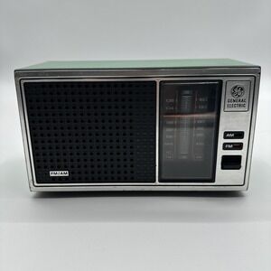 Vintage GE General Electric AM/FM Radio 120 Volts 7-4115B Green For Parts Read